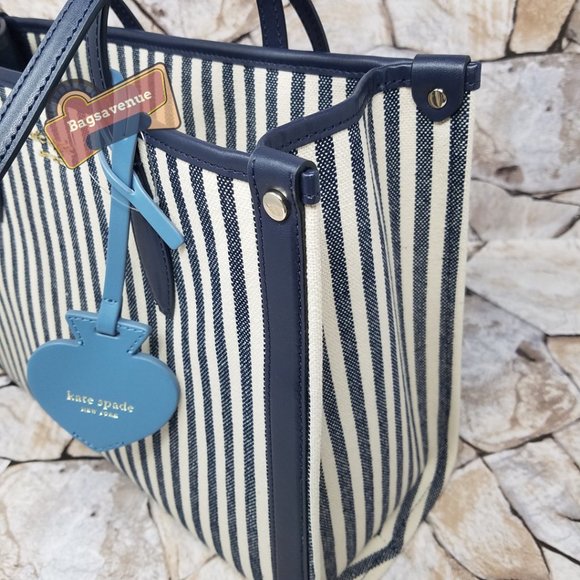 ✨✨ Medium Tote Market Stripe Canvas Zip Tote Blue Handbag PXR00443 Kate Spade - Picture 9 of 12